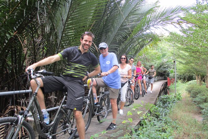 5-Hour Bike Tour of Hidden Bangkok - The Fresh Food Market Stop: Local Eating, Not Tourist Snacks