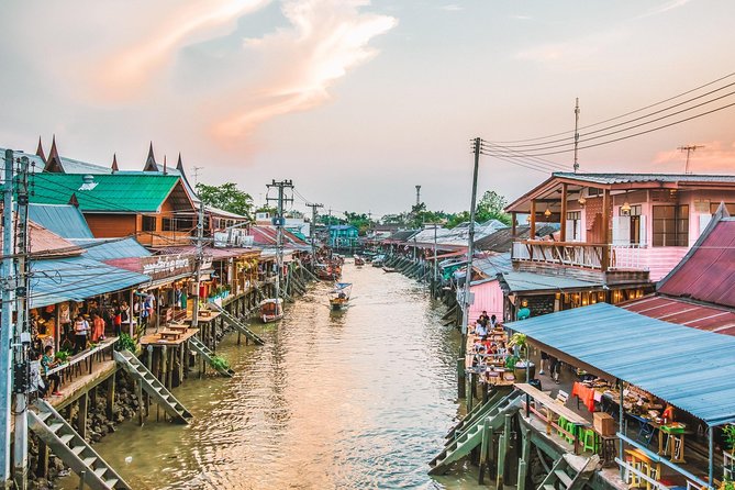 Amphawa Floating & Maeklong Railway Train Market (Small Group) - Wat Bang Kung: the temple the banyan tree almost owns