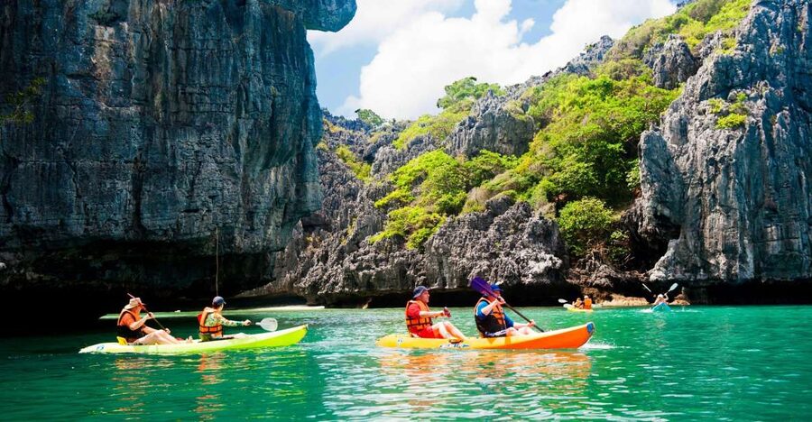 Ang Thong: Marine Park Full-Day Kayaking & Snorkeling Tour - Lunch on board: Thai buffet energy plus constant snacks