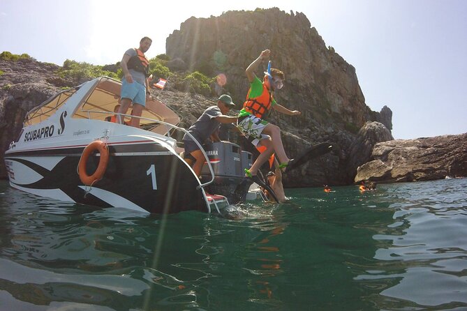 Angthong National Marine Park VIP Small Group Tour - Mu Ko Ang Thong National Marine Park beach time and Thai lunch