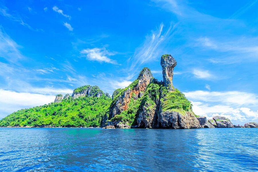 Ao Nang: 4 Islands Day Tour by Speedboat or Longtail Boat - Guides and group vibe, what makes the tour feel smooth