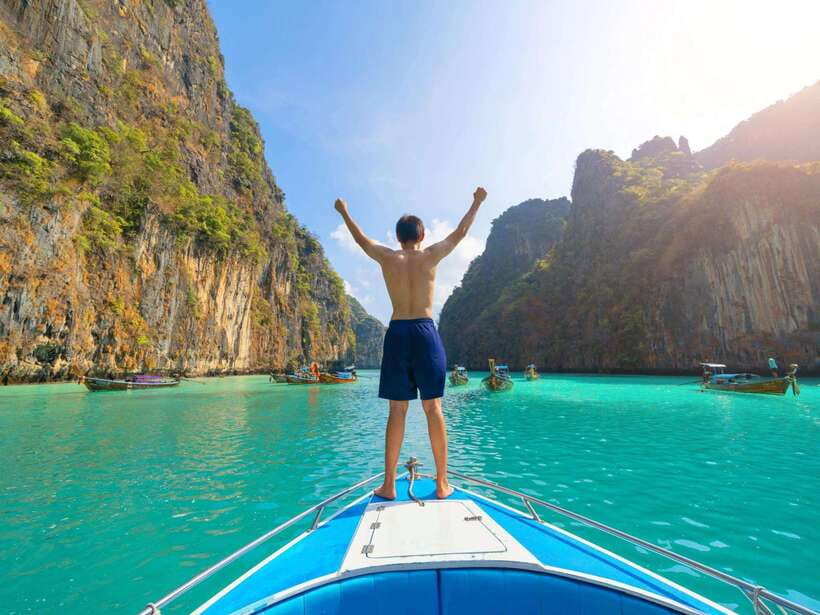 Ao Nang: Premium 4 Islands Snorkeling Tour by Speedboat - Thale Waek sandbar: walking between islands at low tide