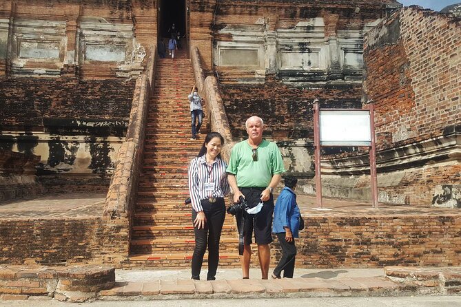 Ayutthaya Ancient Capital, Temples & Summer Palace Private Tour - Wat Mahathat and Wat Chaiwatthanaram: relic legends and a 1630 tribute