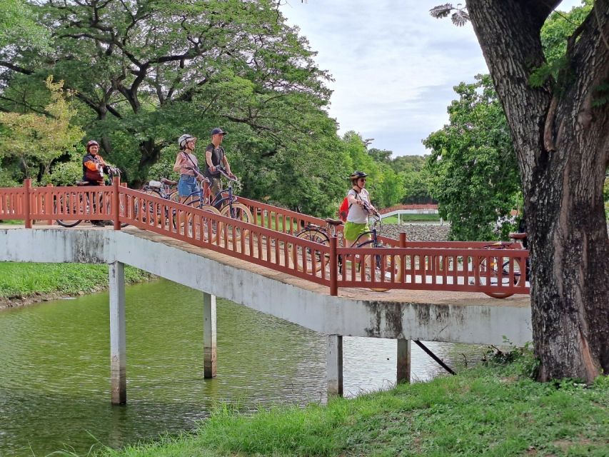 Ayutthaya City and Historical Park Bike Tour - Somdet Phra Srinakarinda Park and the path toward Chedi Phra Si Suriyothai