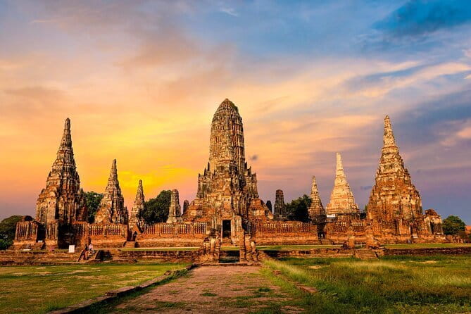 Ayutthaya, Damnoen Floating & Maeklong Railway Market Day Tour - Stop 3: Ayutthaya Historical Park and Wat Mahathat’s Famous Buddha Head