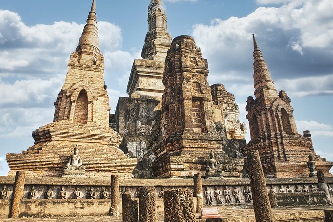 Ayutthaya Sunset Join Tour, Boat Ride, Famous Spot & Local Market - Wat Yai Chaya Mongkol: the tall prang moment you’ll remember