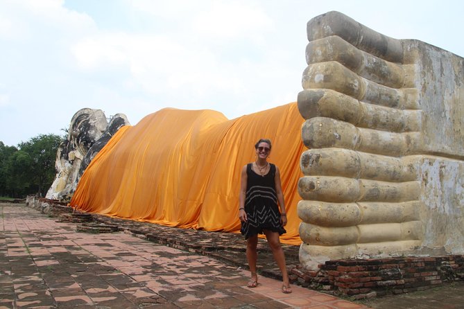 Ayutthaya Sunset Tour: UNESCO Temples & Peaceful River Cruise - Wat Yai Chaya Mongkol at 2:30 pm: the chedi-and-reclining-Buddha warmup