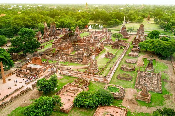 Ayutthaya Temples and River Cruise from Bangkok - Wat Phra Si Sanphet: the grand old heart of the capital (1.5 hours)