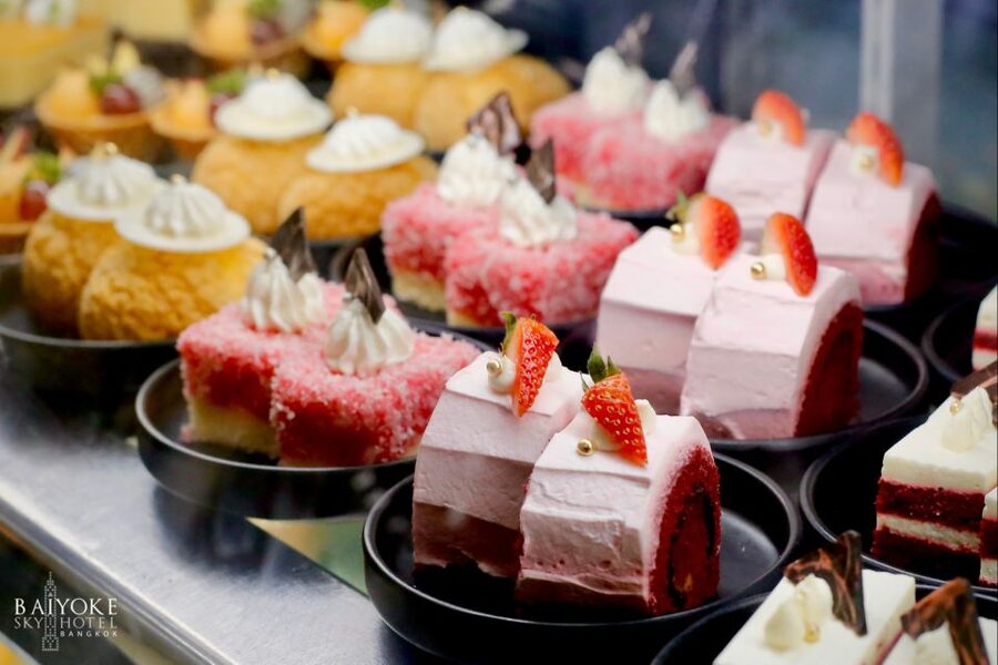 Baiyoke 82nd Floor: Crystal Grill Buffet & Observation Deck - Bangkok at dinner height: What the 82nd-floor setting really delivers