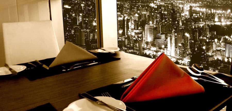 Baiyoke 82nd Floor: Crystal Grill Buffet & Observation Deck - The open kitchen: why live cooking changes the whole feel