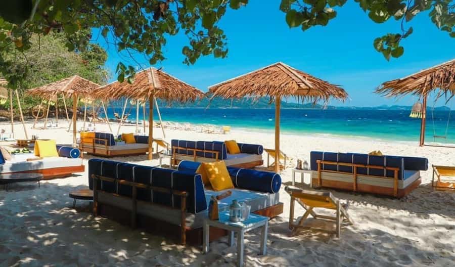 Banana Beach at Koh Hey: Phuket’s Speedboat Paradise - Lunch on the beach: one of the smartest parts of the day