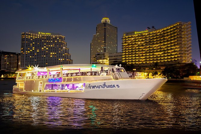 Bangkok: 2-Hour Dinner Cruise on the Chao Phraya Princess - The live band show, volume level, and the on-board vibe