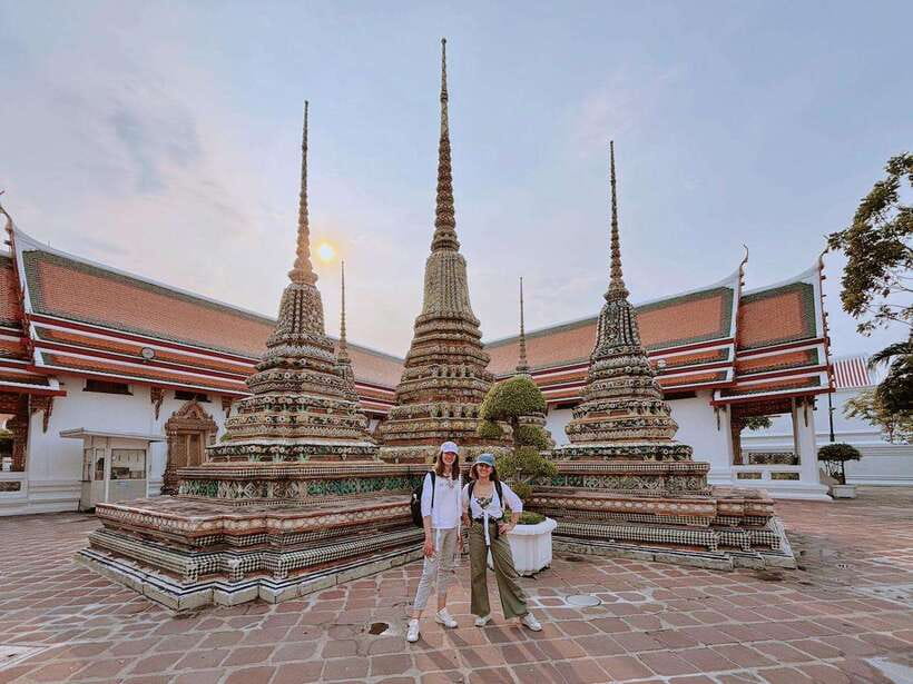 Bangkok: 2 Hours Grand Palace & Wat Pho Private Tour - Entering Bangkok’s royal temple zone in 2 hours