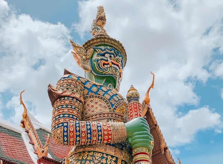 Bangkok: 2 Hours Grand Palace & Wat Pho Private Tour - Wat Pho: reclining Buddha scale plus wall paintings that reward attention
