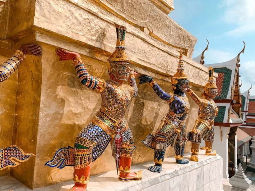 Bangkok: 2 Hours Grand Palace & Wat Pho Private Tour - Tuk tuk transfer: keeping the energy for the walking parts