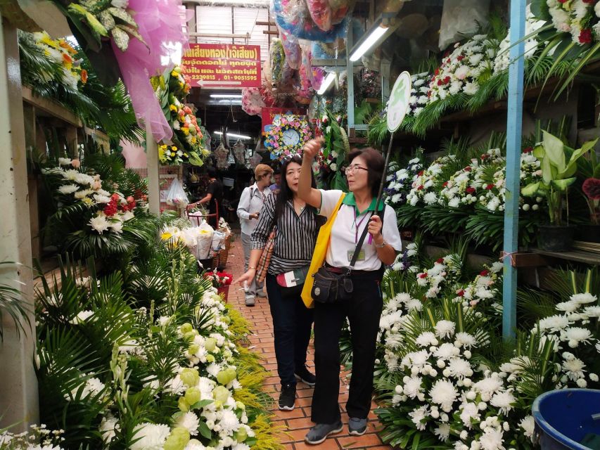 Bangkok:4Hour Flower Market and Little India Tour Mini Group - Sampeng Market bargain strategy, plus the Chinatown approach at the end