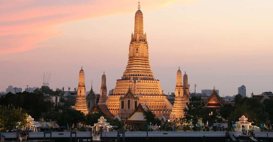 Bangkok: A 4 Hours Tuk Tuk Sightseeing Tour Iconic Landmarks - From BTS Saphan Taksin to the ferry and tuk tuk rhythm