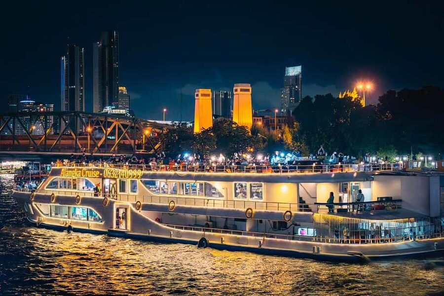 Bangkok: Alangka Chao Phraya River Dinner Cruise - The night route: from Wat Arun views to Asiatique lights
