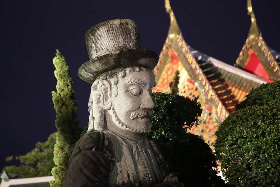 Bangkok at Sunset 5-Hour Bike Tour - Following the river to Wat Arun: the night views are the whole point