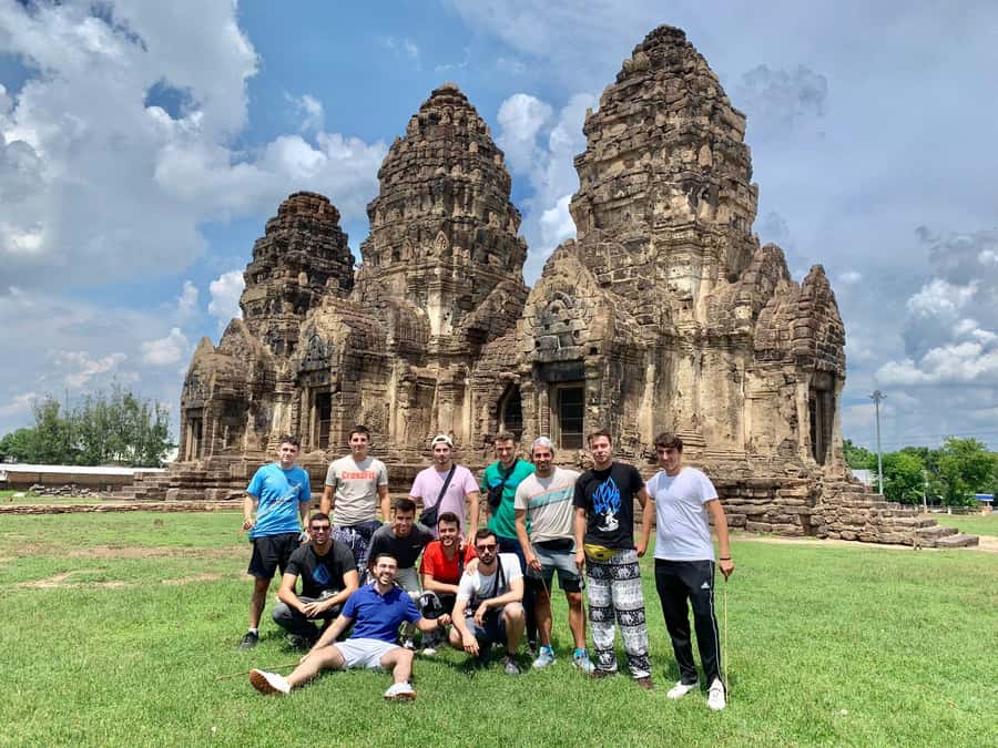 Bangkok: Ayutthaya & Local Market Tour In Spanish or English - Wat Chaiwatthanaram by the River: Majestic Temple Silhouette
