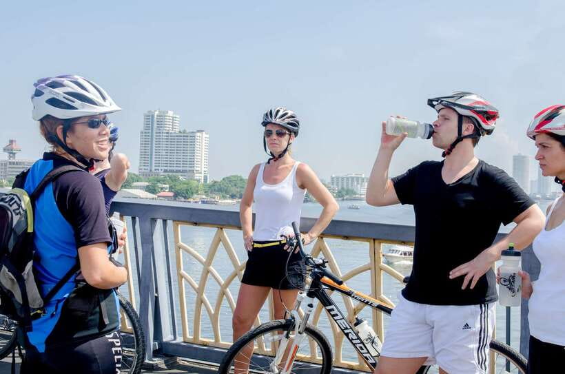 Bangkok: Backstreets and Historic Temples Bike Tour - The bronze-making stop and why local craft changes the day