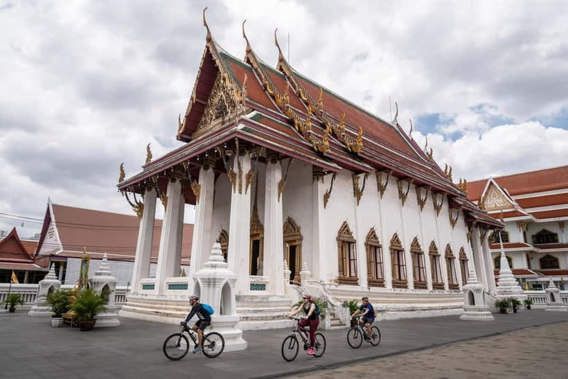 Bangkok: Backstreets and Historic Temples Bike Tour - The bike fitting and what to wear for real comfort