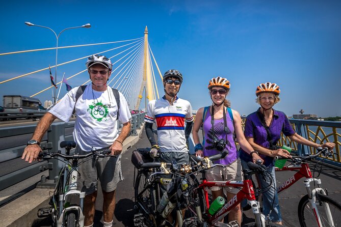 Bangkok: Backstreets and Temple Historic Bike Tour - Getting around on a bike in tight Bangkok lanes