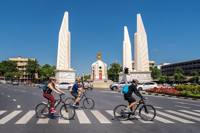 Bangkok: Backstreets and Temple Historic Bike Tour - Discova Day Tour Shop, MRT Sam Yot, and the 9 am departure