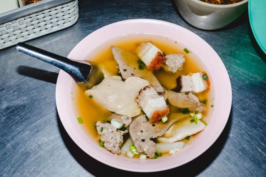 Bangkok: Backstreets Food Tour with 15+ Tastings - Two guides are not marketing fluff, they change how you experience the stops