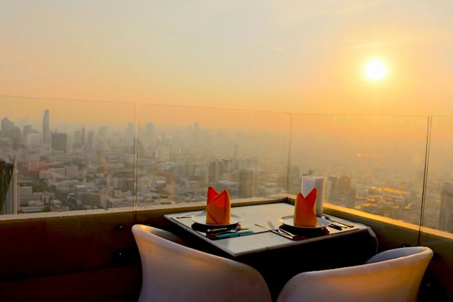 Bangkok: Baiyoke Tower Balcony Buffet & Observation Deck - 81st-floor Bangkok Balcony Restaurant: buffet dinner with skyline pressure