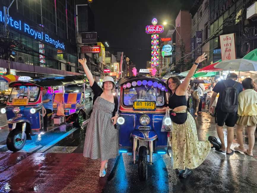 Bangkok: Bangkok's Magic Nighttime Tuk Tuk Adventure - From the Mandarin Hotel to Loha Prasat Temple Photo Stop