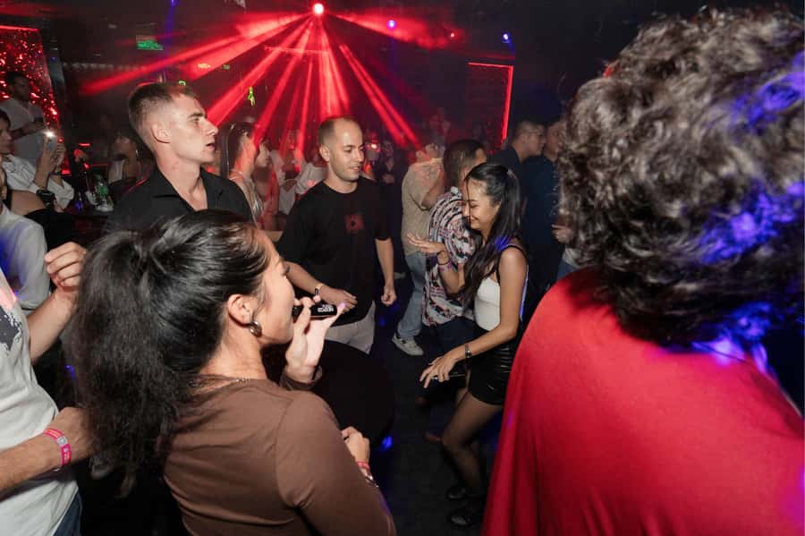 Bangkok: Bar and Club Crawl - Stop One: The Cocktail Bar Warm-Up (Where You Set the Tone)