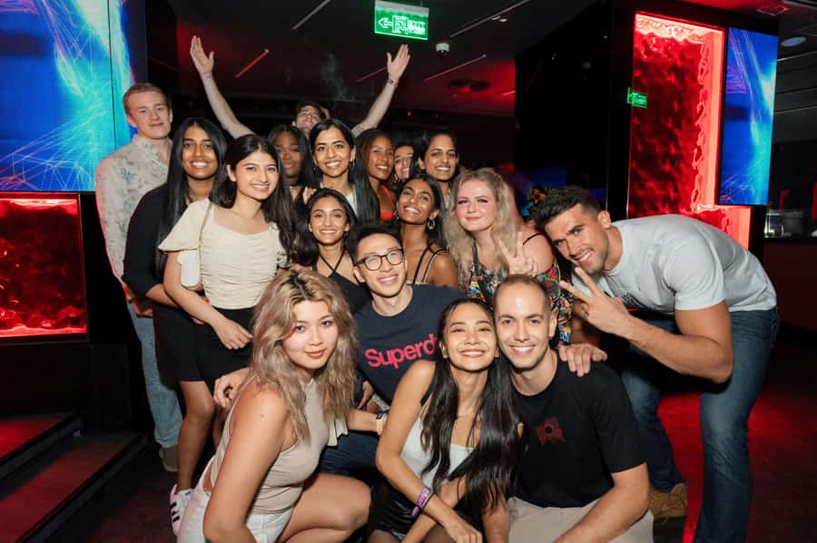 Bangkok: Bar and Club Crawl - Money Prep: Shots, Discounts, Entry Fees, and Drink Reality