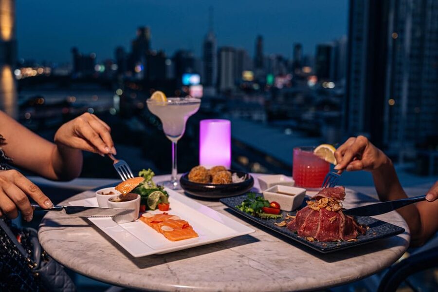 Bangkok: Barracuda Rooftop Bar Akara Hotel - Barracuda Rooftop Bar on Akara Hotel, what the vibe is really like