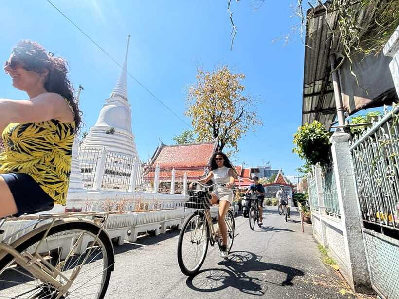 Bangkok: Bicycle Experiences and Longtail Boat Canal Cruise - Wat Khun Chan: A Photo Stop With a Guided Layer