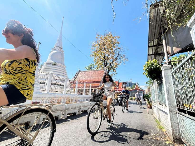 Bangkok: Bicycle Experiences and Longtail Boat Canal Cruise - Getting Set Up at Candbike Bangkok Tours (and Finding It Fast)