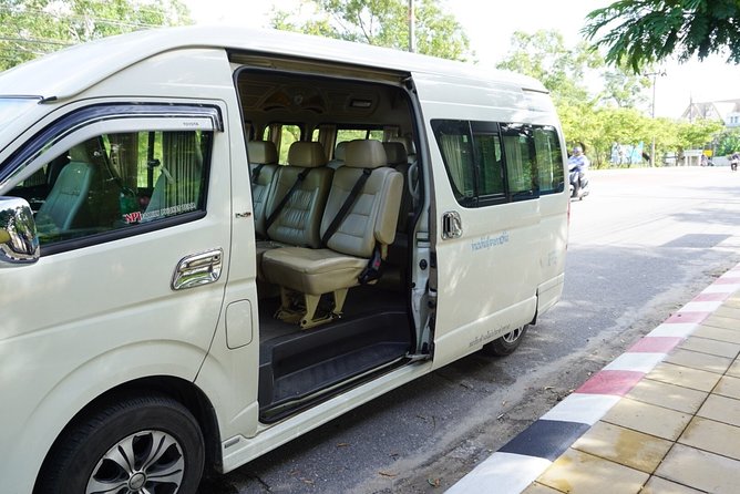 Bangkok (BKK) Suvarnabhumi Airport Private Transfer Service - Inside the Car: Air-Conditioned Comfort and Space for Bags