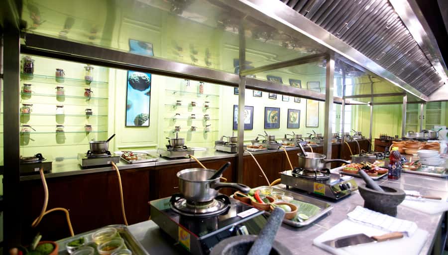 Bangkok: Blue Elephant Thai Cooking Class - Theory class and chef demos: the framework you will reuse