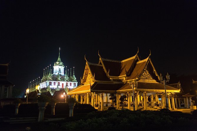 Bangkok by Night: Temples, Markets and Food Tuk-Tuk Tour - Timing, weather, and how to dress for night temples