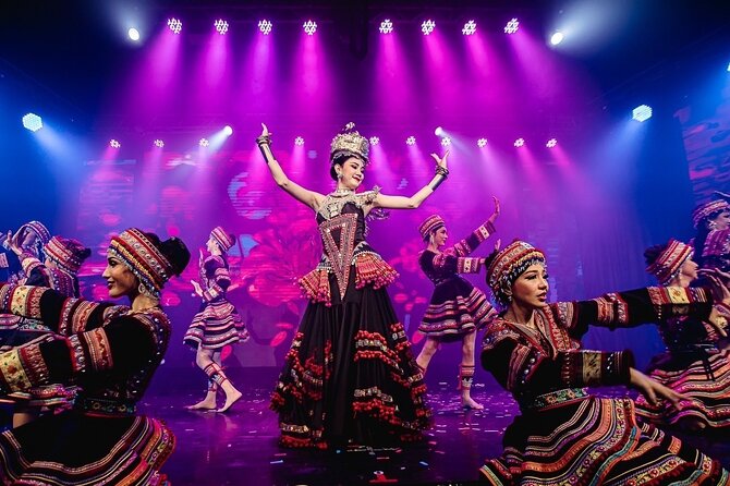 Bangkok Calypso Ladyboy Cabaret Live – Asiatique - Photos with the cast: a fun extra, plus a small tip