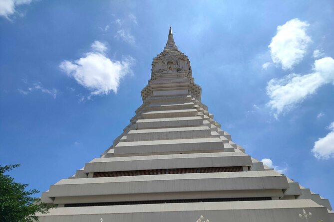 Bangkok Canal Tour: Chaophraya River and Wat Arun - The Guide Factor: From Boat Stories to Onshore Perspective