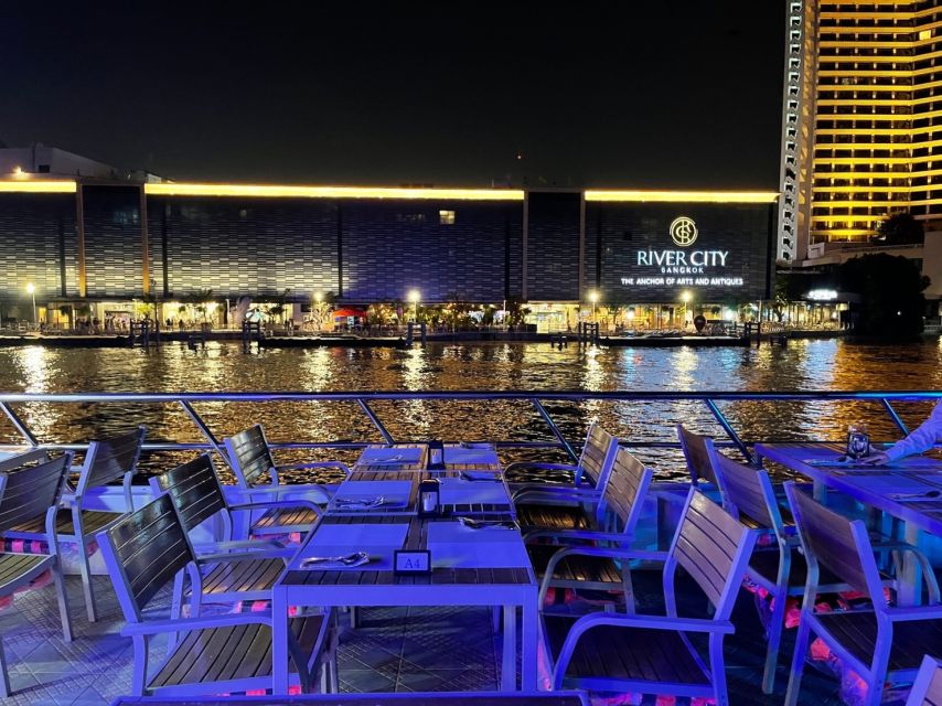 Bangkok: Chao Phraya River Buffet Dinner Cruise - The Live Band and Dancing Atmosphere