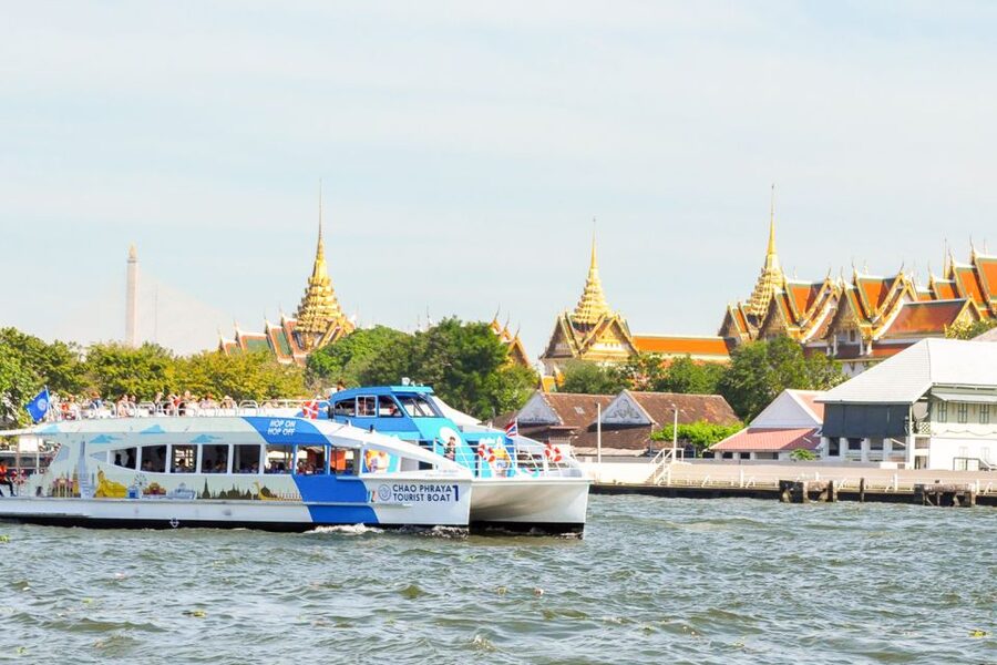 Bangkok: Chao Phraya River Hop-on Hop-off Boat - Getting Onboard: Piers, Red Booths, and Avoiding Confusion