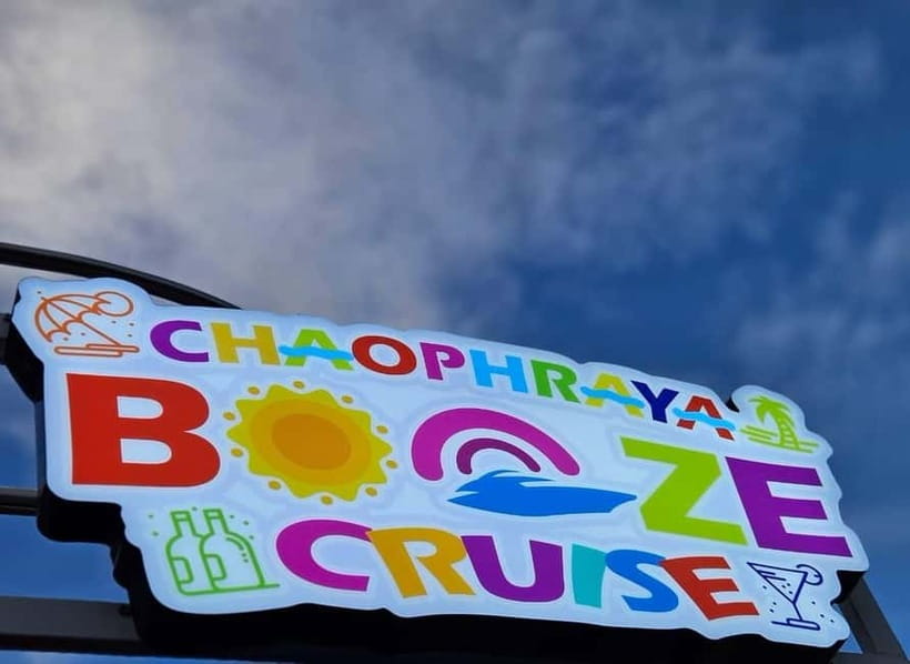 Bangkok : Chaophraya Booze Cruise – Drinks Onboard - Getting Onboard at River City Bangkok, and What the Start Feels Like