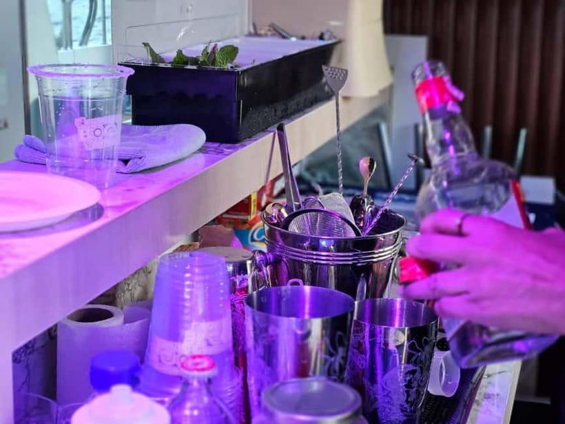 Bangkok : Chaophraya Booze Cruise – Drinks Onboard - Value Check: Why $17 Works When Dinner Cruises Cost Much More