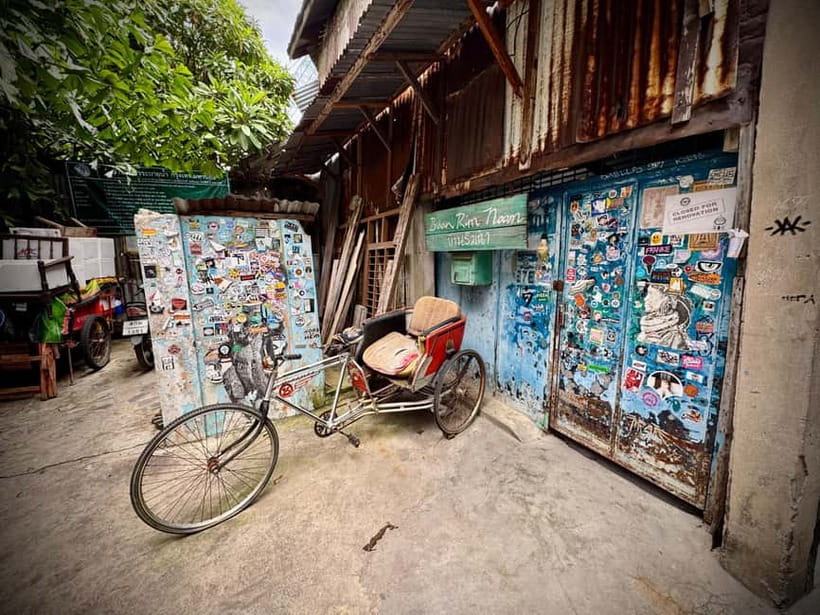 Bangkok: Chinatown & Taladnoi Street Art Guided Walking Tour - Wat Pathum Khongkha: a quieter, royal-temple pause
