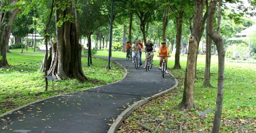 Bangkok: City Culture half-day Bike Tour - Why this Bangkok bike ride works when the city is all traffic
