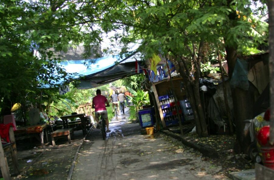 Bangkok: City Culture half-day Bike Tour - Riding the train-graveyard route and small communities
