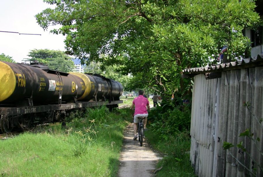 Bangkok: City Culture half-day Bike Tour - Rama IV, Queen Sirikit Convention Center, and the shift to Benjakitti
