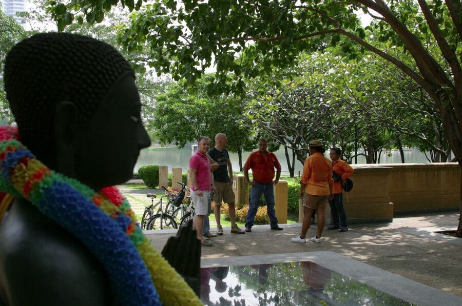 Bangkok: City Culture half-day Bike Tour - Starting at Rama III and the temple stop that sets the tone